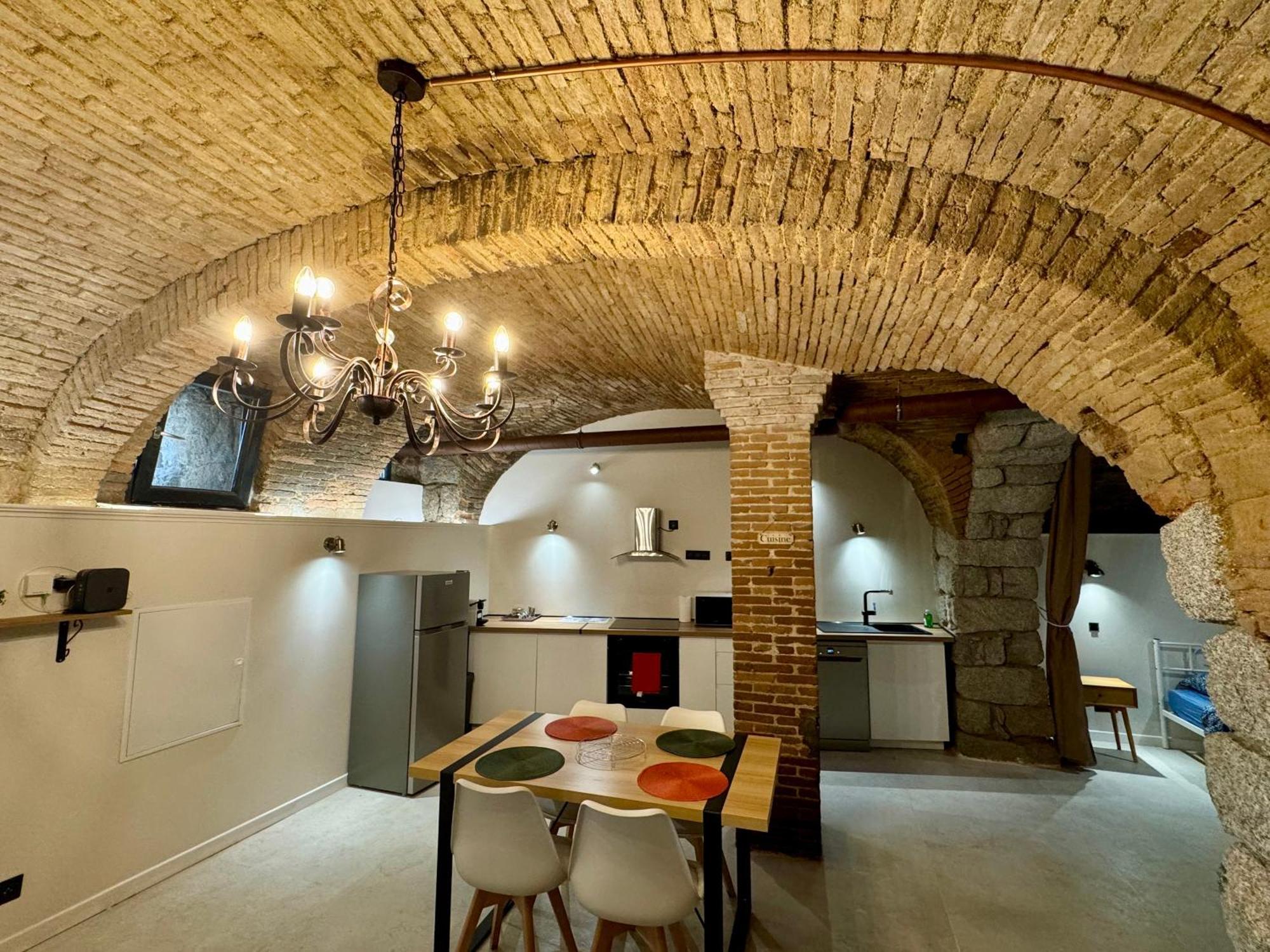Loft De Charme En Centre Ville サルテーヌ エクステリア 写真
